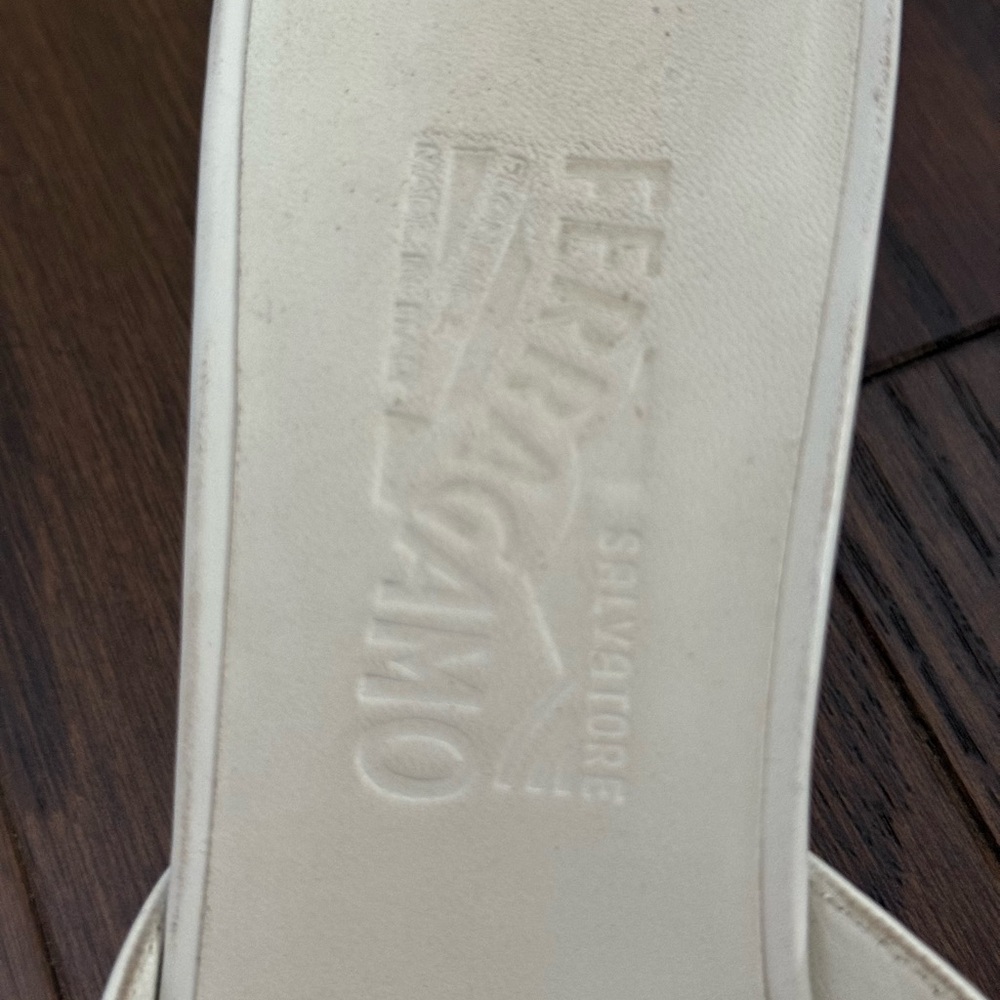 Salvatore Ferragamo white mules slides size 8.5 B - Picture 7 of 14